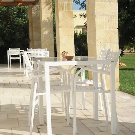 Masseria Tenuta Flora Maria Leverano Exterior photo
